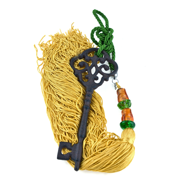 Εικόνα της KEY CHARM IN YELLOW